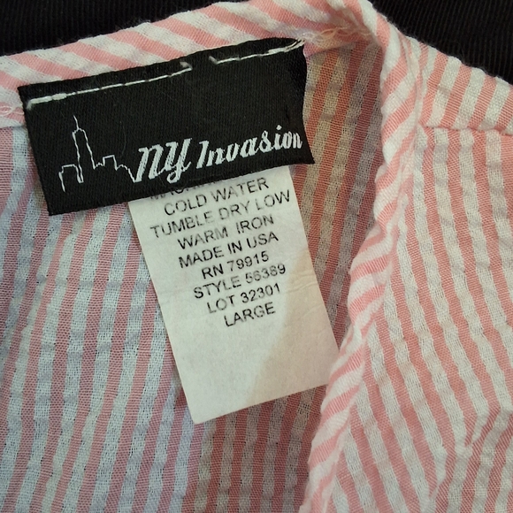 💥SALE💥NY Invasion, Large, Woman's Flutter Sleeve, Bow Back Neckline - Picture 2 of 8